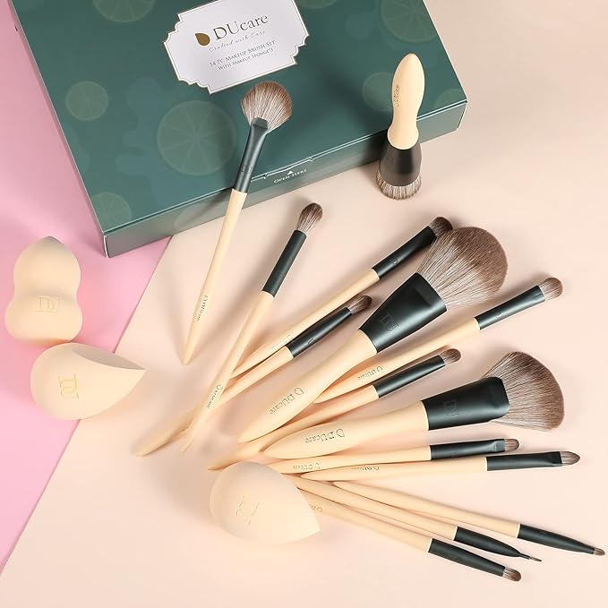 DUcare Christmas Makeup Gift Set 18PCS,with 14pcs Makeup Brush Set 3Pcs Makeup Sponges 1PC Cosmetic Bag for Foundation Blending Powder Blush Concealers Eye Shadows