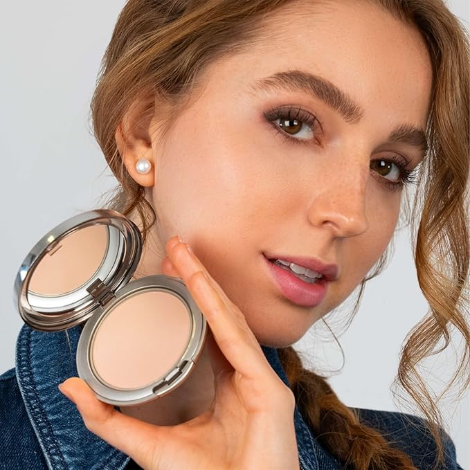ARTDECO Hydra Mineral Compact Foundation - natural peach N°67 - Hydrating loose powder compact for a soft matte finish - good coverage without mask-like effect - refillable - makeup - 0.35 Oz