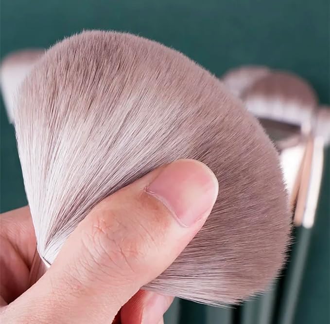 Aura Professional Makeup Brush Collection, Makeup Brushes 14pcs Premium Makeup Brushes Set Complete Cosmetic Brush Collection for Foundation Blending Powder