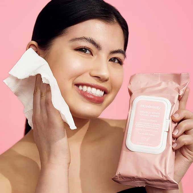 MCoBeauty - Double-Sided Facial Wipes - Cleansing and Exfoliating Wipes with Vitamin C, Aloe Vera and Vitamin E - Pack of 25 - Vegan, Cruelty Free, Fragrance Free