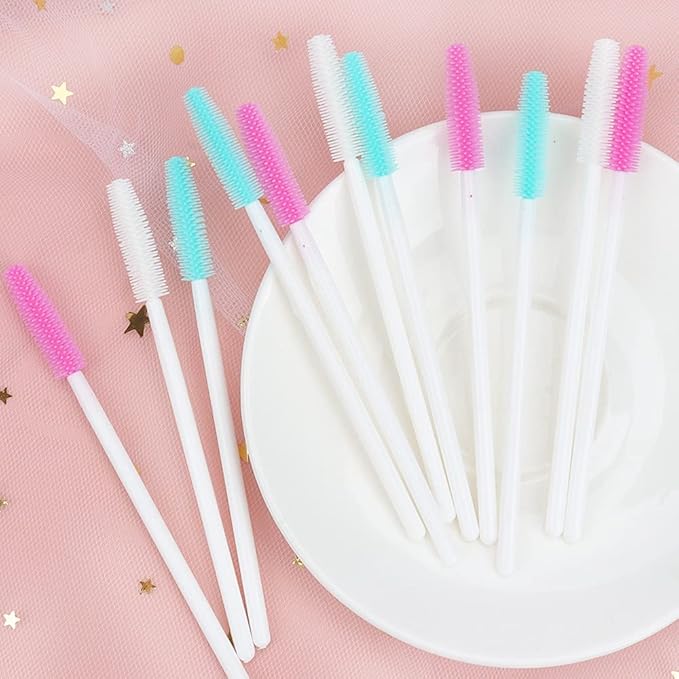 MyAoKuE-UP 100pcs Silicone Mascara Wands Disposable Eyelash Brushes Wand for Extension Makeup Brush Tool Bulk (Silicone All White)