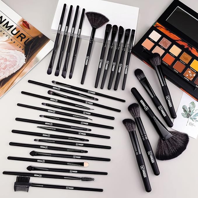 Vander Makeup Brushes, 32Pcs Professional Premium Synthetic Makeup Brush Set with Case, Eyeshadow Foundation Blending Face Contour Cosmetic Brush Travel Make up Brushes Set for Women, Girl (Black)