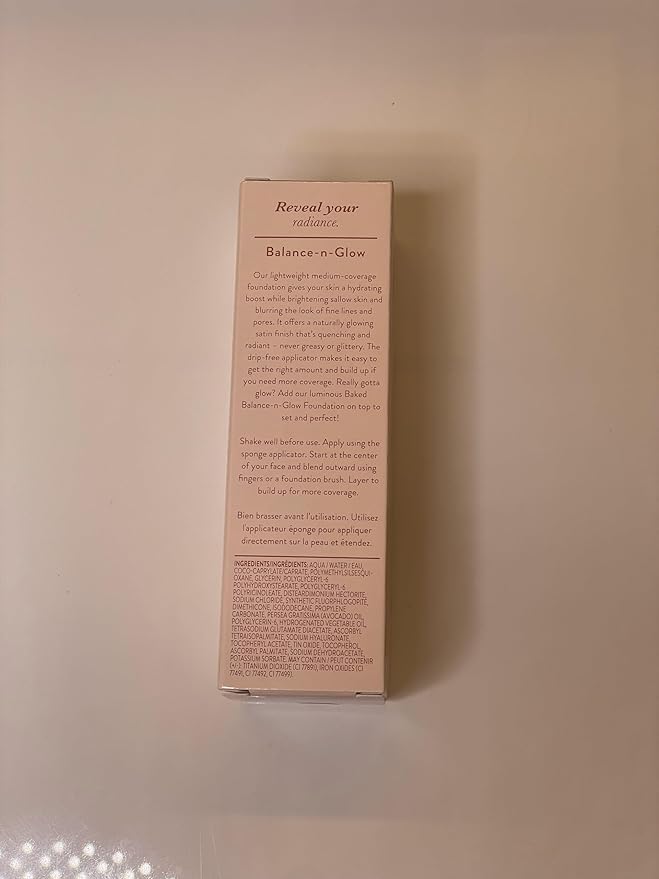 LAURA GELLER NEW YORK Balance-n-Glow Illuminating Liquid Foundation, Light