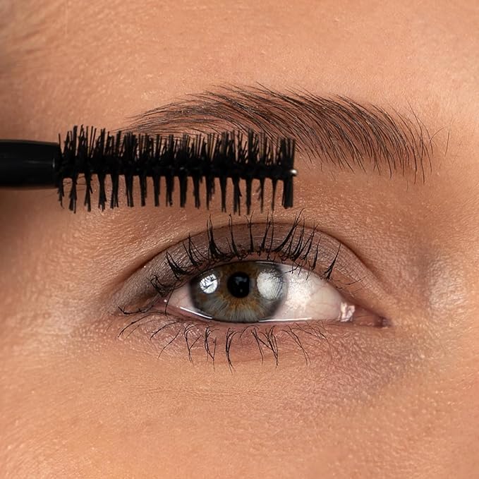 lavera Volume Mascara - Black - Voluminous Mascara with Shea Butter & Sunflower Oil for Lang Lasting Results - Eye Make Up - Black Mascara - PETA Certified - Vegan - Made in Germany - 0.3 Fl Oz