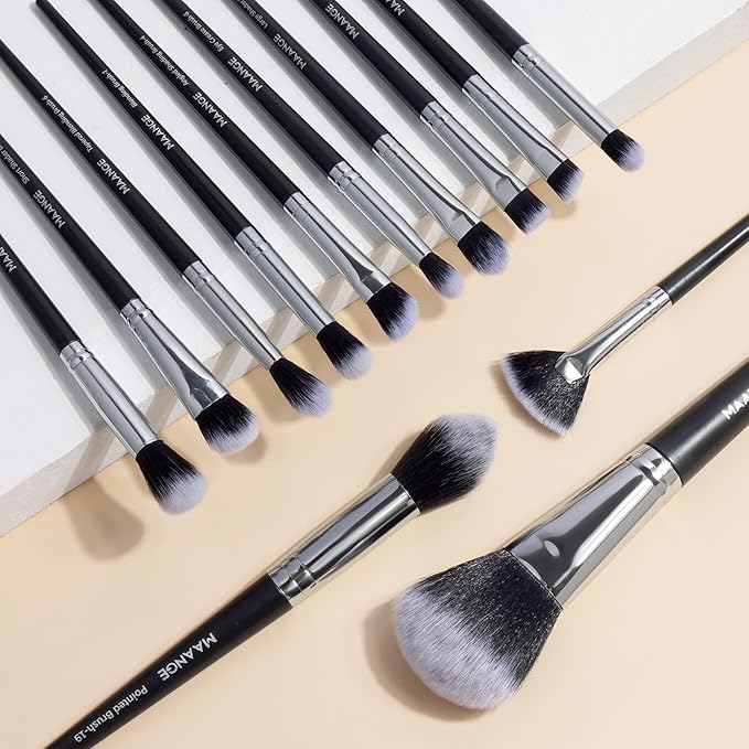 MAANGE Makeup Brush Set 30 Pcs Premium Synthetic Makeup Brushes Foundation Eye Shadow Powder Concealers Highlight Blending Brush Professional Make Up Brush Kit, Black