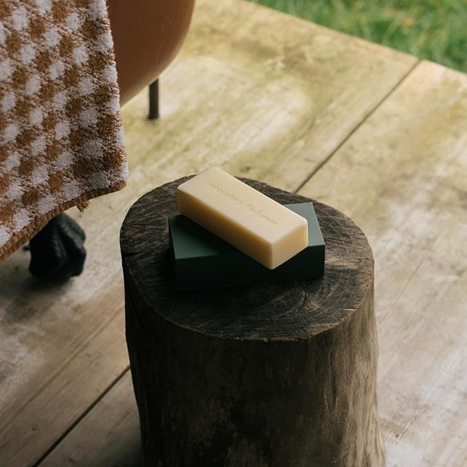 Laboratory Perfumes Amber Soap Bar | Infused with Amber Fragrance | Enriched with Shea Butter & Jojoba Oil | Palm Oil-Free, Plastic-Free & Skin-Kind (150g)