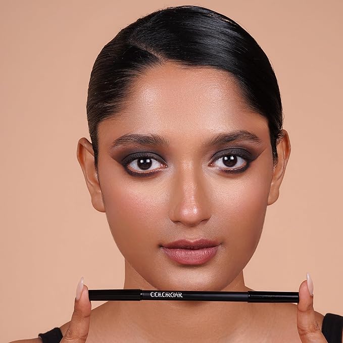 Just Smoky Eye Pencil - Eyeliner Pencil with Built-in Smudger - Waterproof Formula - Matte Finish - 001 Just Black - 0.04 oz