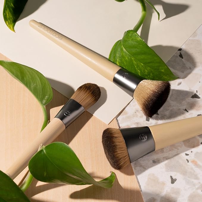 EcoTools Classic Foundation Face Brush, For Liquid, & Cream Foundation, Flat Foundation Brush, Makeup Brush For Natural Makeup, Buildable Coverage, Synthetic Bristles, Cruelty- Free, 1 Count