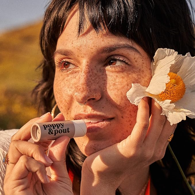 Poppy & Pout Island Coconut Jumbo Lip Balm | All Natural Lip Balms & Moisturizers | Hydrates with Beeswax, Vitamin E, Organic Coconut Oil | Cruelty-Free | Lip Balm in Recyclable Cardboard Tube