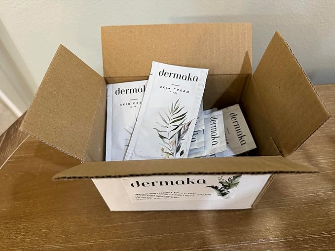 Dermaka 5ml 25 Packets Moisturizing Lotion Formulated by a surgeon to aide in Healing Skin - Hydrating, Fast-Absorbing & Non-Greasy Formula - With Vitamins A, E and Arnica