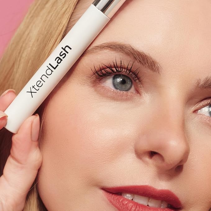 MCoBeauty - Xtendlash Tubing Mascara - Black - Award Winning Lengthening & Lifting Water-Resistant Smudge-Proof Mascara for Defined Lashes - Richly Pigmented - Smudge Proof, Buildable Formula