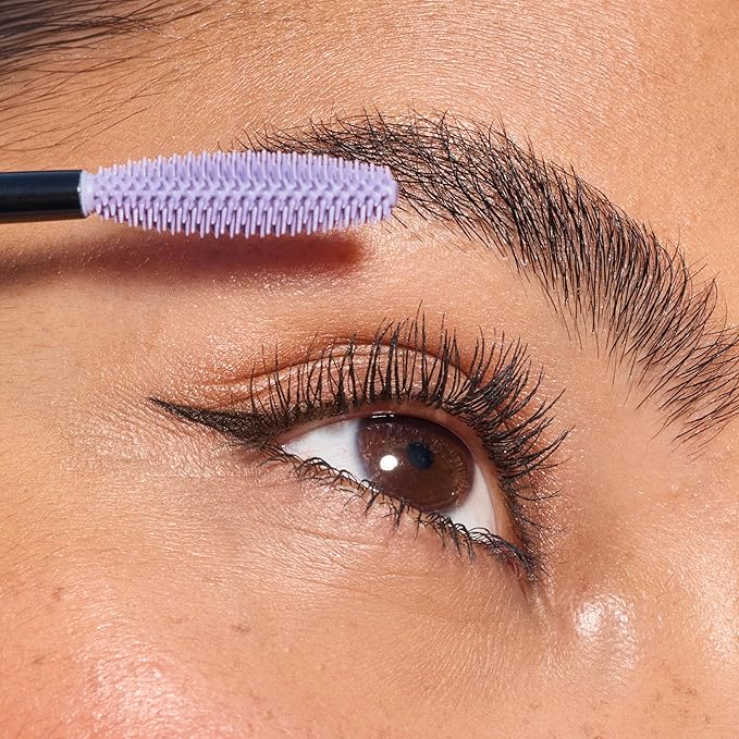COVERGIRL Lash Blast Bond Volume Mascara - 820 - Extreme Black Waterproof, Bonding Complex to Condition & Nourish Lashes, Smudge-Proof, Clump-Free, Volumizing, Vegan Formula